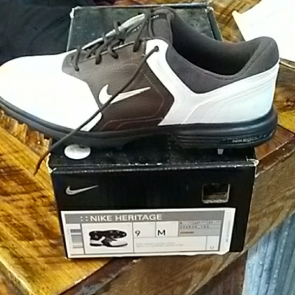 nike heritage golf shoes